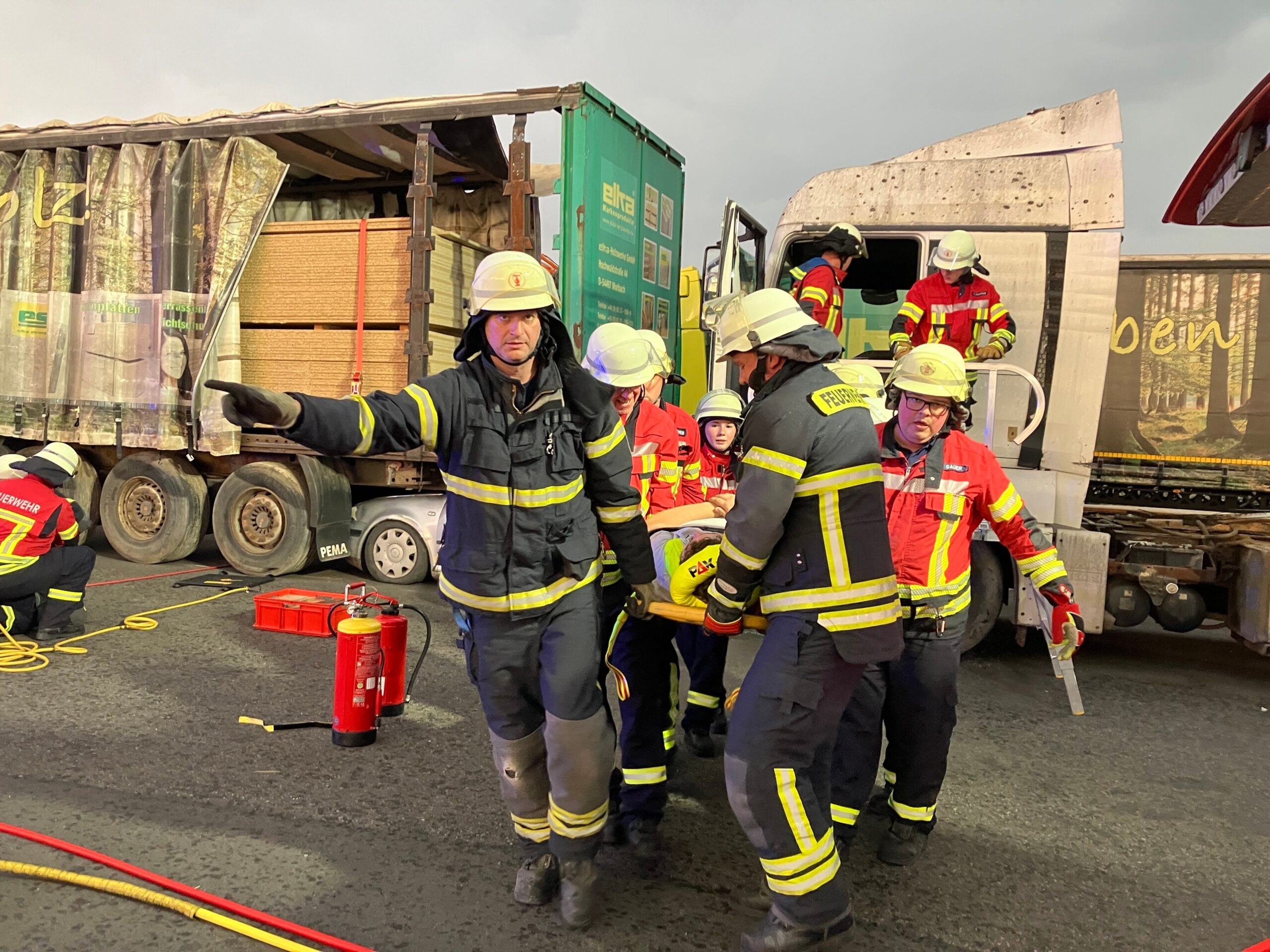 Feuerwehr_Morbach_Uebung_Elka_Holzwerke_082026